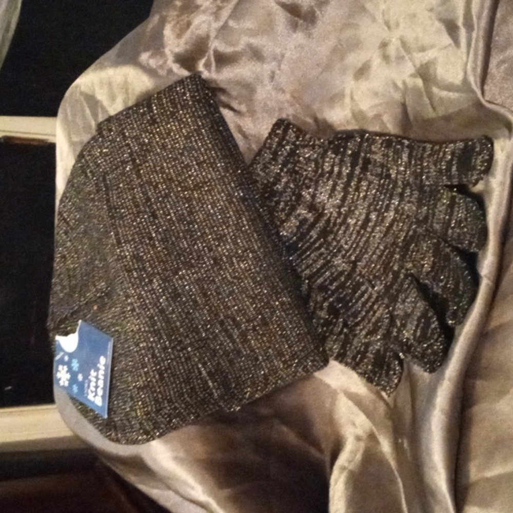 Ladies Beanie & Gloves